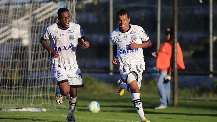 Alex Henrique e Didira, jogadores do ASA (Foto: Ailton Cruz/ Gazeta de Alagoas)