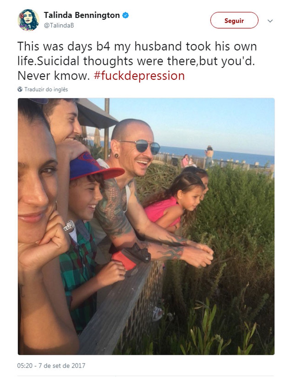 Viuva De Chester Bennington Publica Foto Do Cantor Com Os Filhos Pensamentos Suicidas Estavam La Musica G1