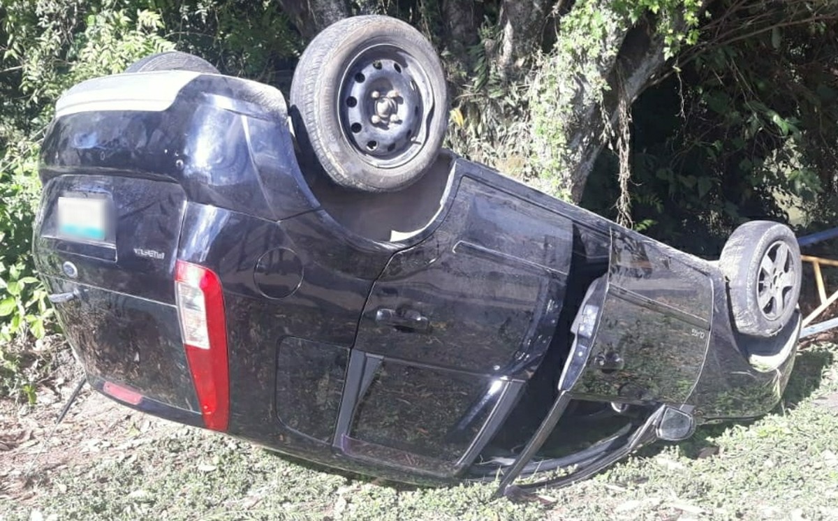 Motorista Fica Ferido Após Capotar De Carro Em Volta Redonda Sul Do Rio E Costa Verde G1 