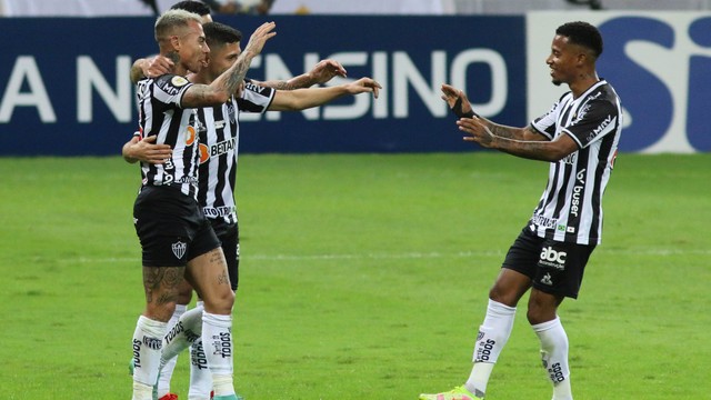 Savarino jogador do Atlético-MG comemora seu gol durante partida contra o Palmeiras no estádio Mineirão pelo campeonato Brasileiro A 2021.