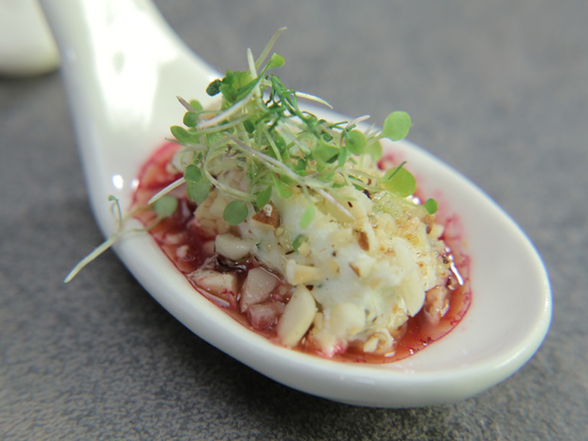Terrine de queijo de cabra com aspargos receita de Aline Guedes no 'The Taste' The Taste