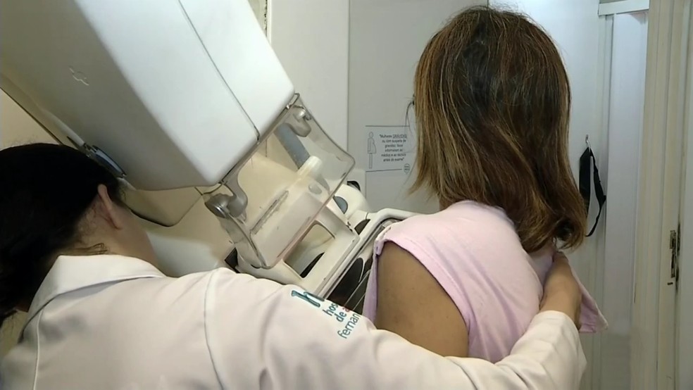 Carreta móvel oferece exames de mamografia de graça, em imagem de arquivo — Foto: TV Globo/ Reprodução