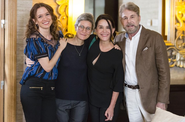 Cristina Lago, Lucélia Santos e Edwin Luisi com a preparadora de elenco Helena Varvaki  (Foto: Arquivo pessoal)