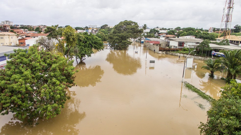 Mais de 370 pessoas foram desalojadas em Lauro de Freitas — Foto: Edgard Copque/Prefeitura de Lauro de Freitas