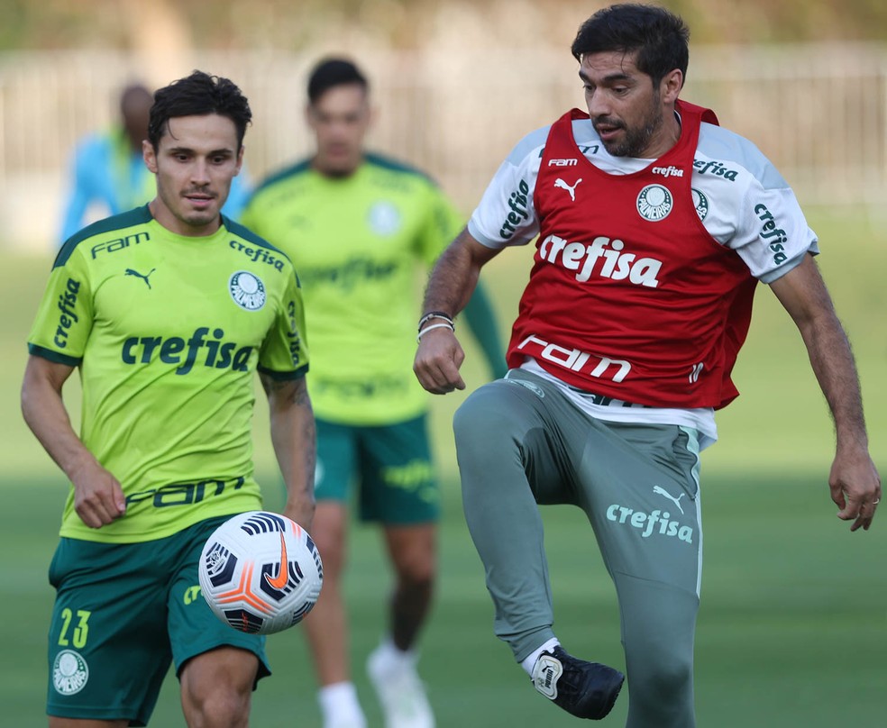 Raphael Veiga treina normalmente, e Abel participa de última atividade do Verdão, veja a provável escalação
