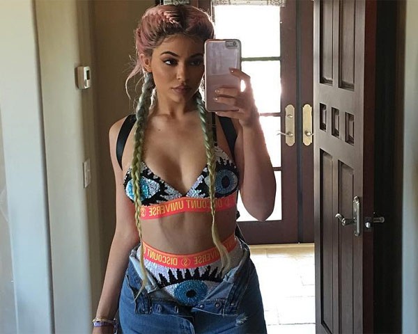 Kylie Jenner mostra look usado no sábado, no Coachella (Foto: Reprodução/Instagram)