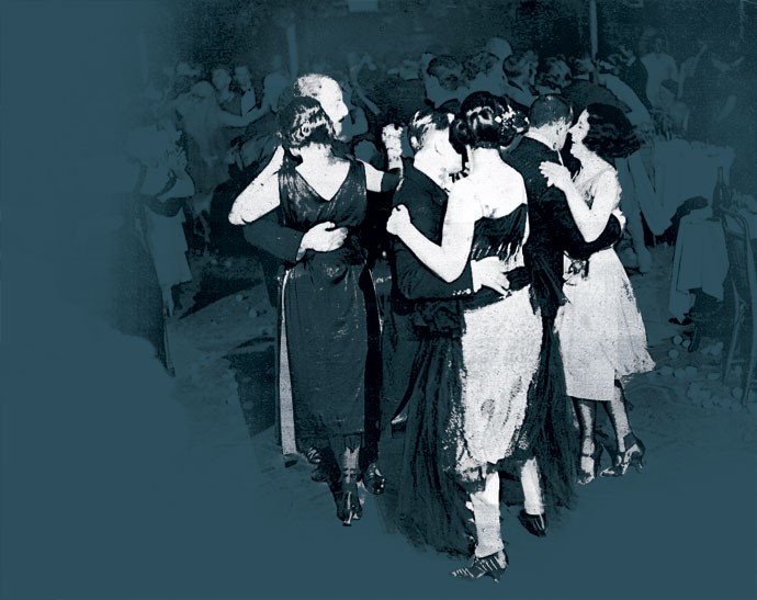 Como se fosse o último dia: Multidão dança em Londres na década de 1920 (Foto: Reprodução)