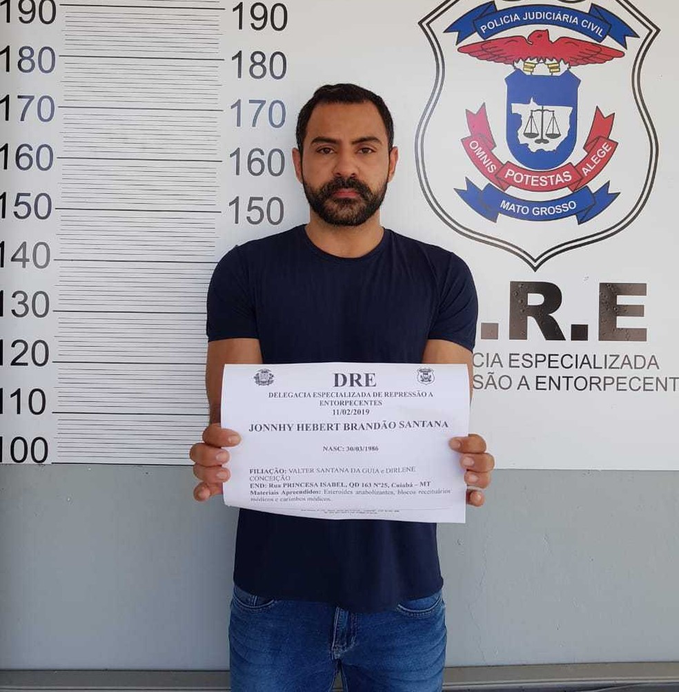 Jonnhy Herbert Brandao Santana, 32 anos, foi preso no Bairro Altos da Serra I. — Foto: Polícia Civil MT/Assessoria