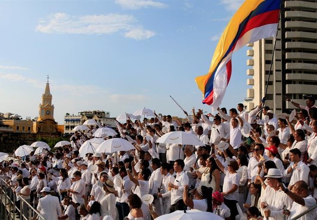 Momentos antes do acordo entre o governo colombiano e as Farc (Foto: Ricardo Maldonado/EFE)