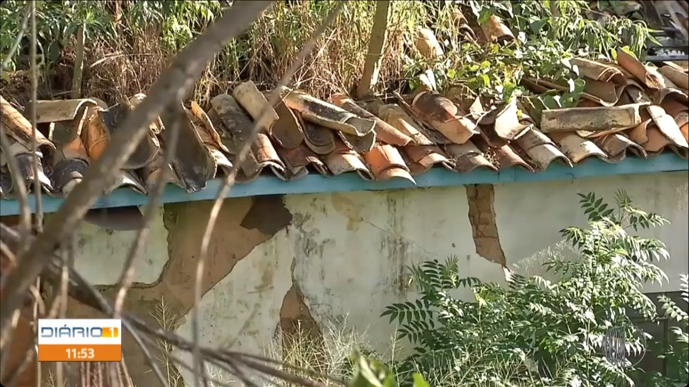 Mesmo após tombamento, casarão histórico de Mogi das Cruzes segue em estado de abandono e gera transtorno a vizinhos