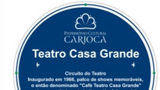 Eduardo Paes homenageia o Teatro Casa Grande com uma placa