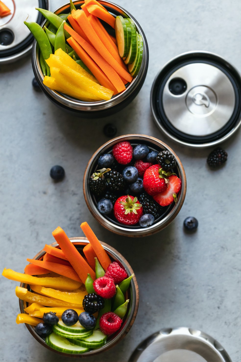 Frutas e em legumes de cor alaranjada ou vermelha ajudam na recuperação da pele — Foto: Unsplash