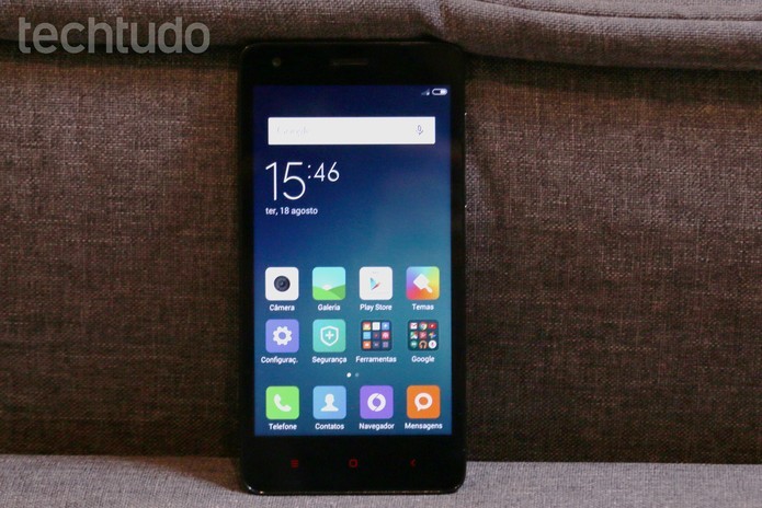 Sistema do Redmi 2 é Android com cara de iPhone (Foto: Luana Marfim/TechTudo)