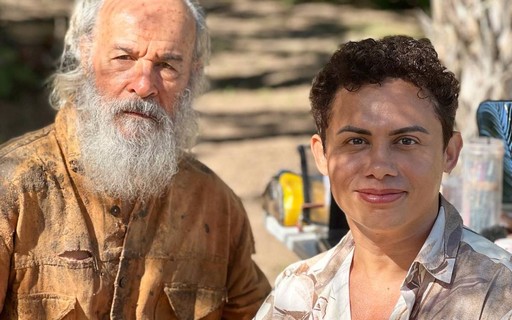 Silvero Pereira exalta Osmar Prado nos bastidores de 'Pantanal': "Ícone"
