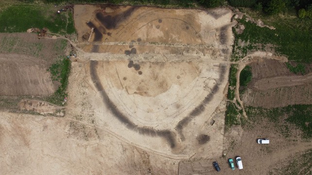 Complexo circular encontrado nos arredores de Praga é mais antigo que as pirâmides do Egito (Foto: Divulgação/(Institute of Archaeology of the Czech Academy of Sciences)