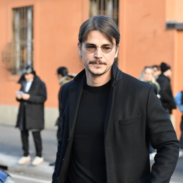 MILAN, ITALY - JANUARY 14:  Josh Hartnett arrives at the Dsquared2 show during Milan Men's Fashion Week Fall/Winter 2018/19 on January 14, 2018 in Milan, Italy.  (Photo by Jacopo Raule/Getty Images) (Foto: Getty Images)