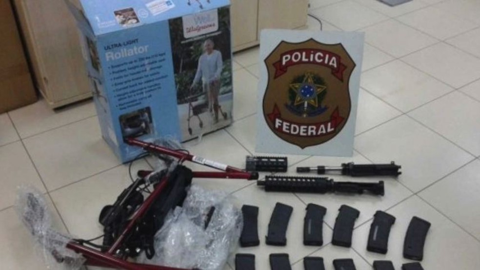 Peças de armas contrabandeadas que foram apreendidas no ES — Foto: Divulgação/Polícia Federal-ES