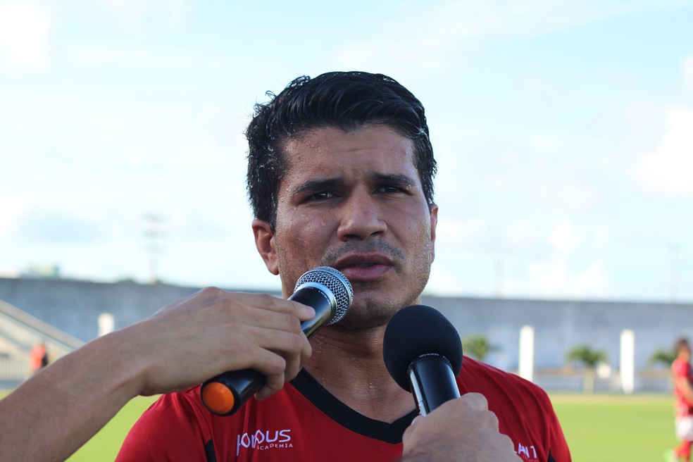 Fernando Pires nos tempos em que defendia o Campinense � Foto: Cisco Nobre / GloboEsporte.com