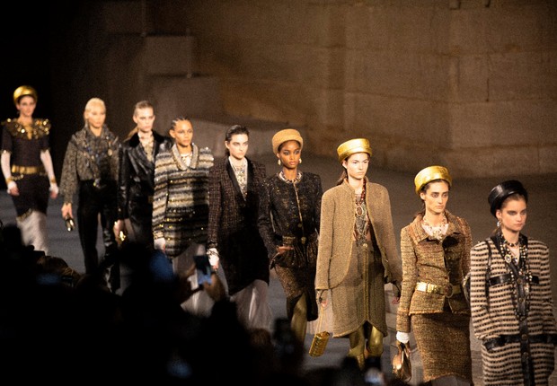 Desfile da Chanel - moda (Foto: Reprodução/Facebook)