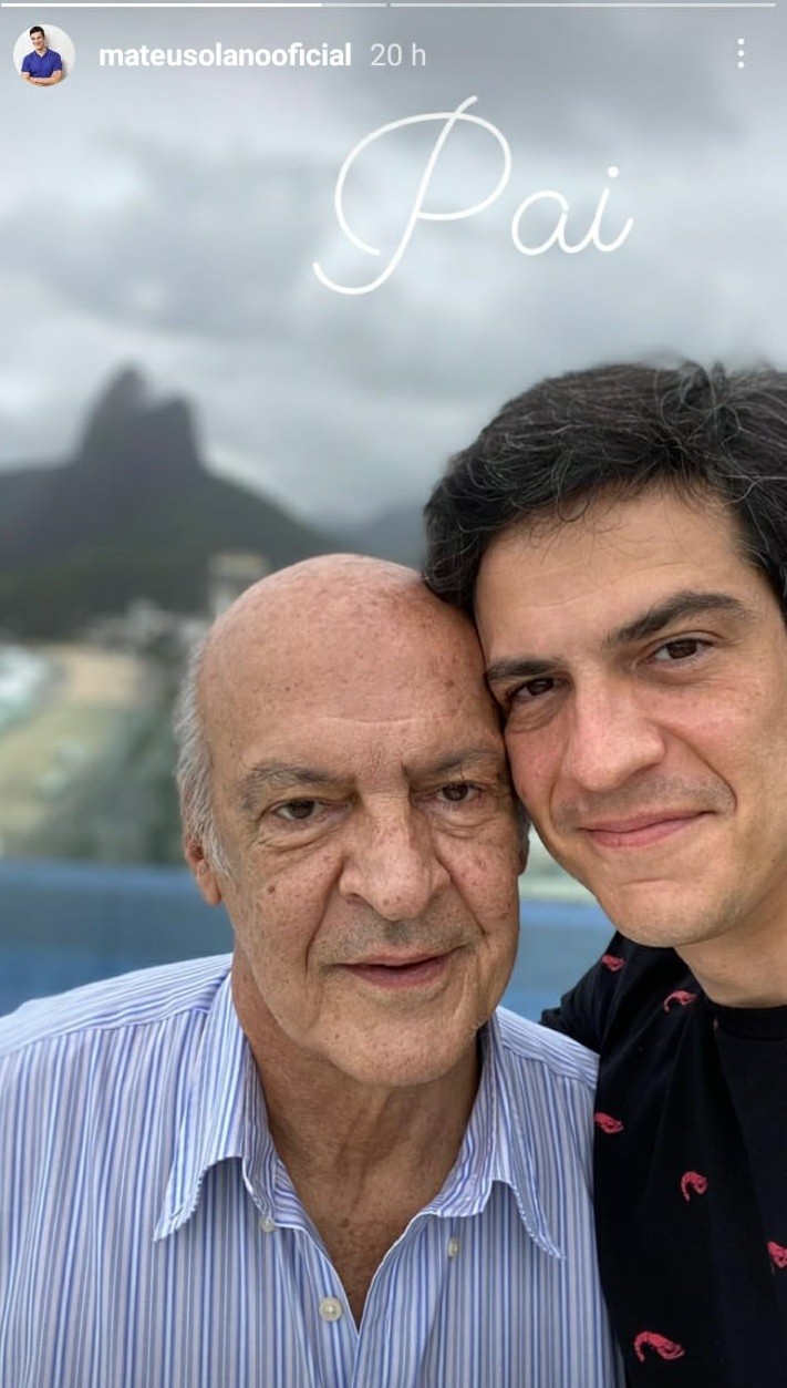 Mateus Solano e o pai, o diplomata João Solano Carneiro da Cunha (Foto: Reprodução/Instagram)