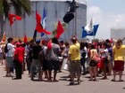 Manifestantes saem em defesa da Petrobras em protesto na Paraíba