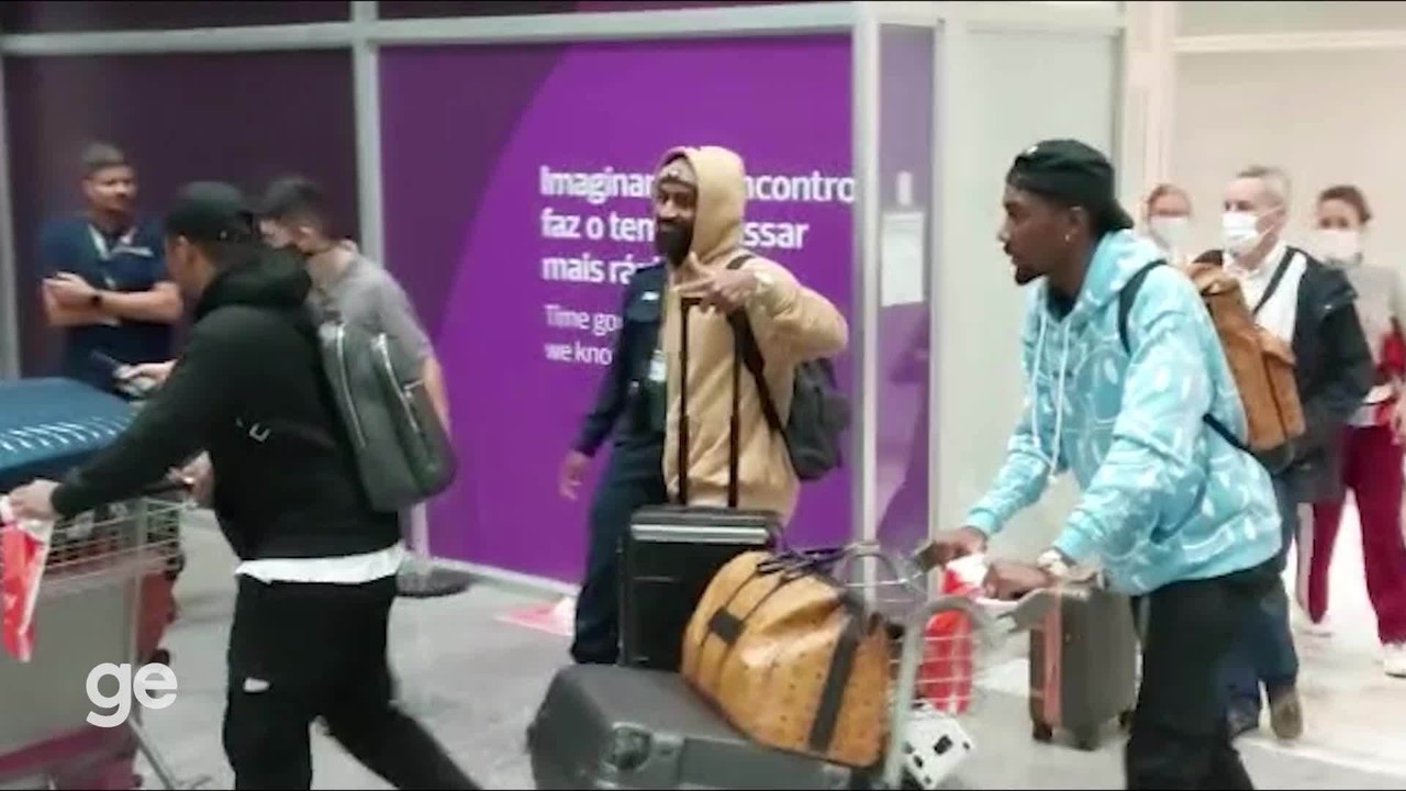 Gerson desembarca no Rio para assinar com o Flamengo