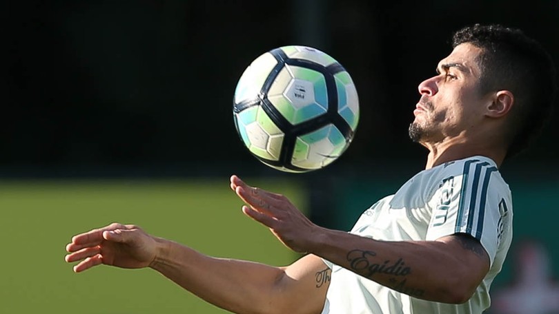Em “volta por cima” no Palmeiras, Egídio passa força a Deyverson