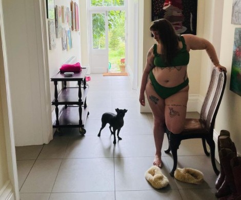 Lena Dunham posa de biquíni (Foto: Reprodução/Instagram)
