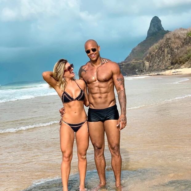Leo Santana e Lorena Improta mostrão físico (Foto: Reprodução/Instagram)