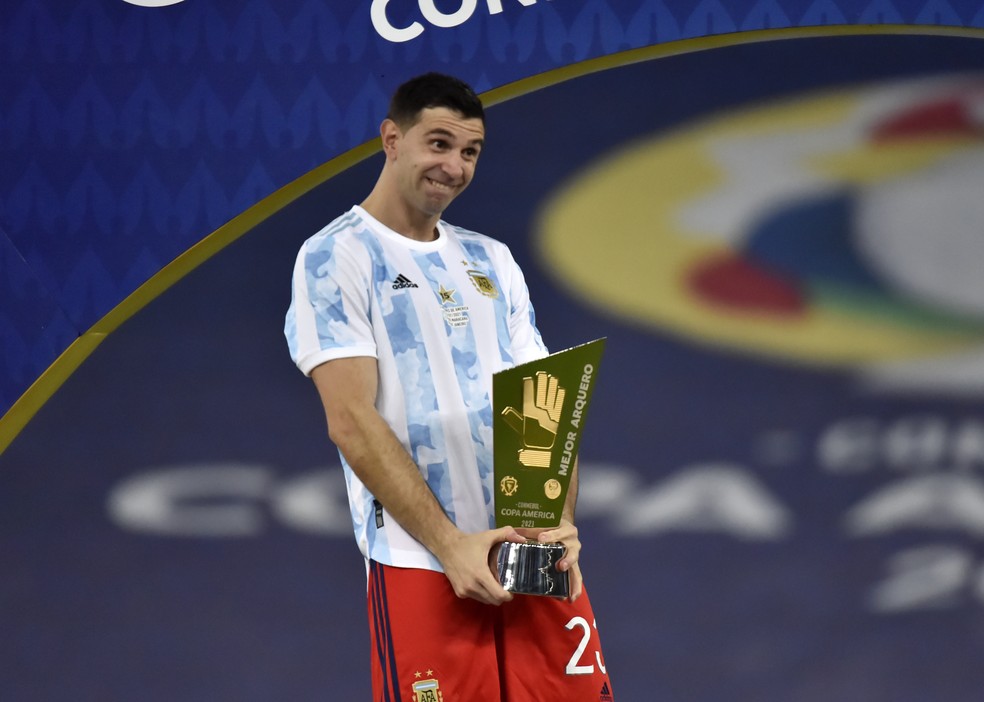 Martínez é eleito o melhor goleiro da Copa América — Foto: André Durão