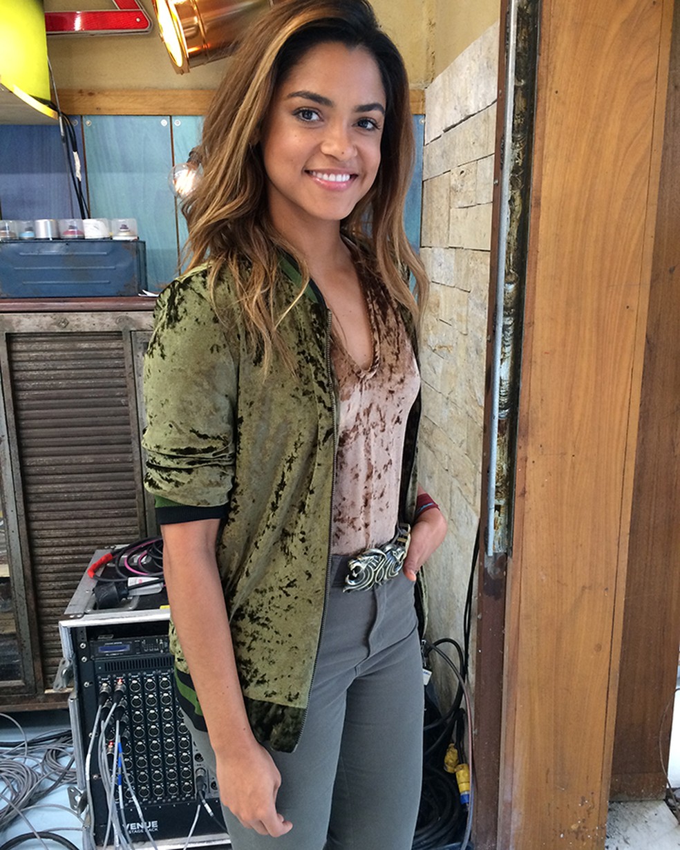 Lucy Alves tem agenda cheia em época festiva do ano 'É quando o forrozeiro toca mais