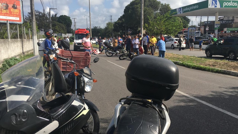 Acidente aconteceu no início da tarde desta terça-feira (17) — Foto: Heloísa Guimarães/Inter TV Cabugi