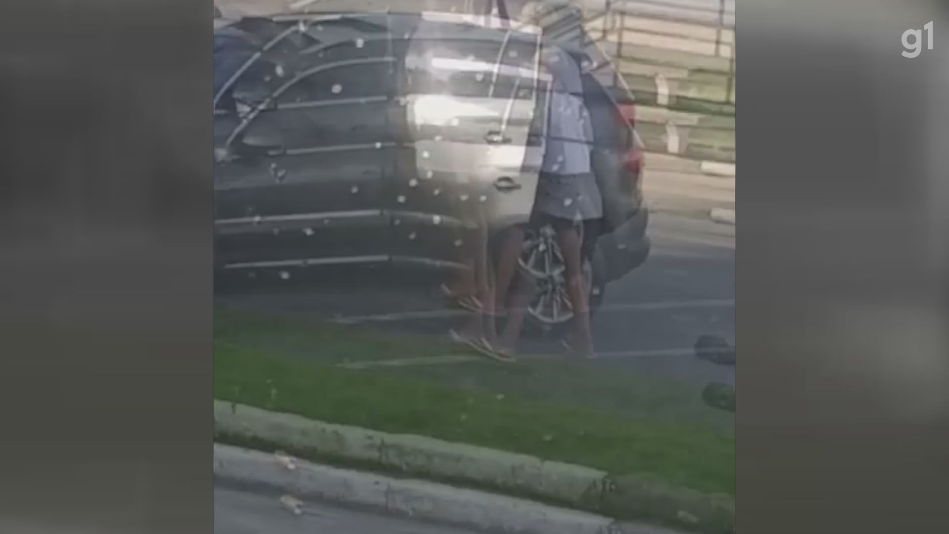 Casal é roubado por trio armado na orla de Guarujá, SP; VÍDEO