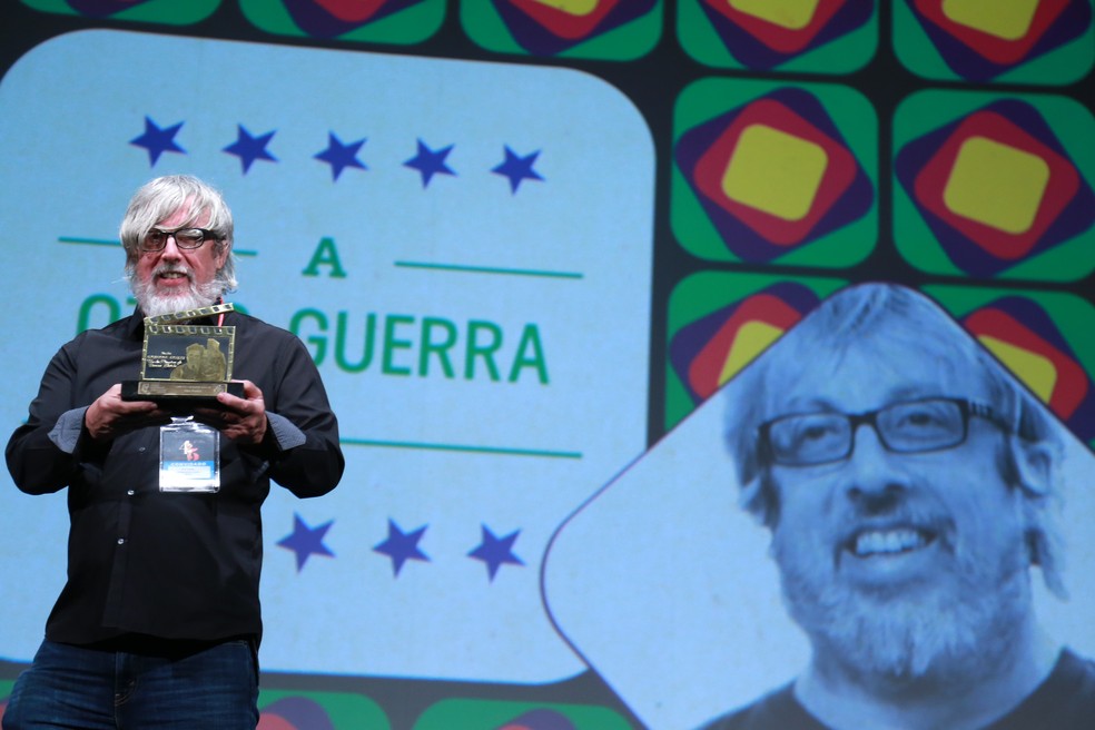 Otto Guerra foi homenageado com o Troféu Eduardo Abelin no Festival de Gramado (Foto:  Edison Vara / Pressphoto )