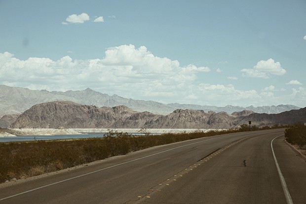 Estrada que cruza o Estado  de Nevada, nos Estados Unidos (Foto: We Are Alive)