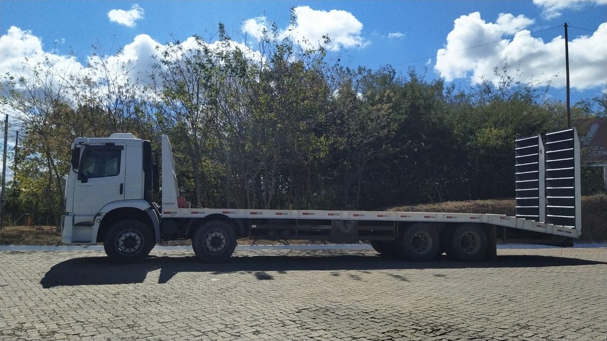 Caminhão roubado em São Paulo é recuperado pela PRF na BR-251
