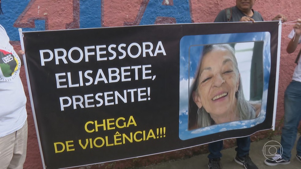 Homenagem: professora Elizabeth Tenreiro, de 71 anos, morreu depois de ser esfaqueada por aluno em escola de SP — Foto: JN