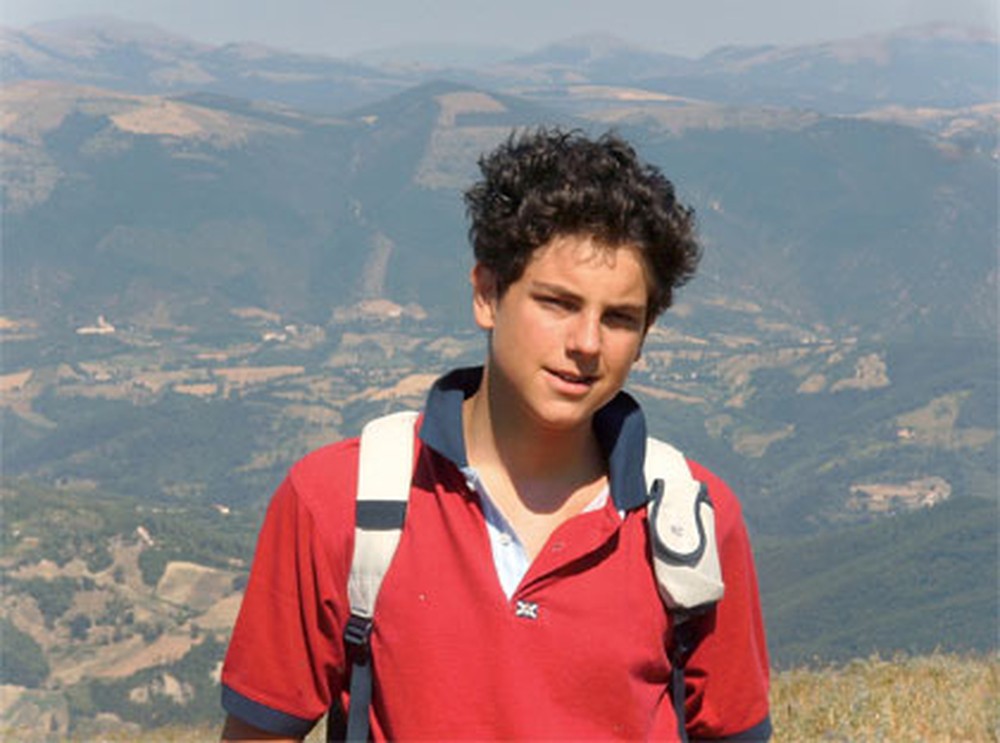 Igreja Católica beatifica o jovem Carlo Acutis, conhecido como 'padroeiro da internet'