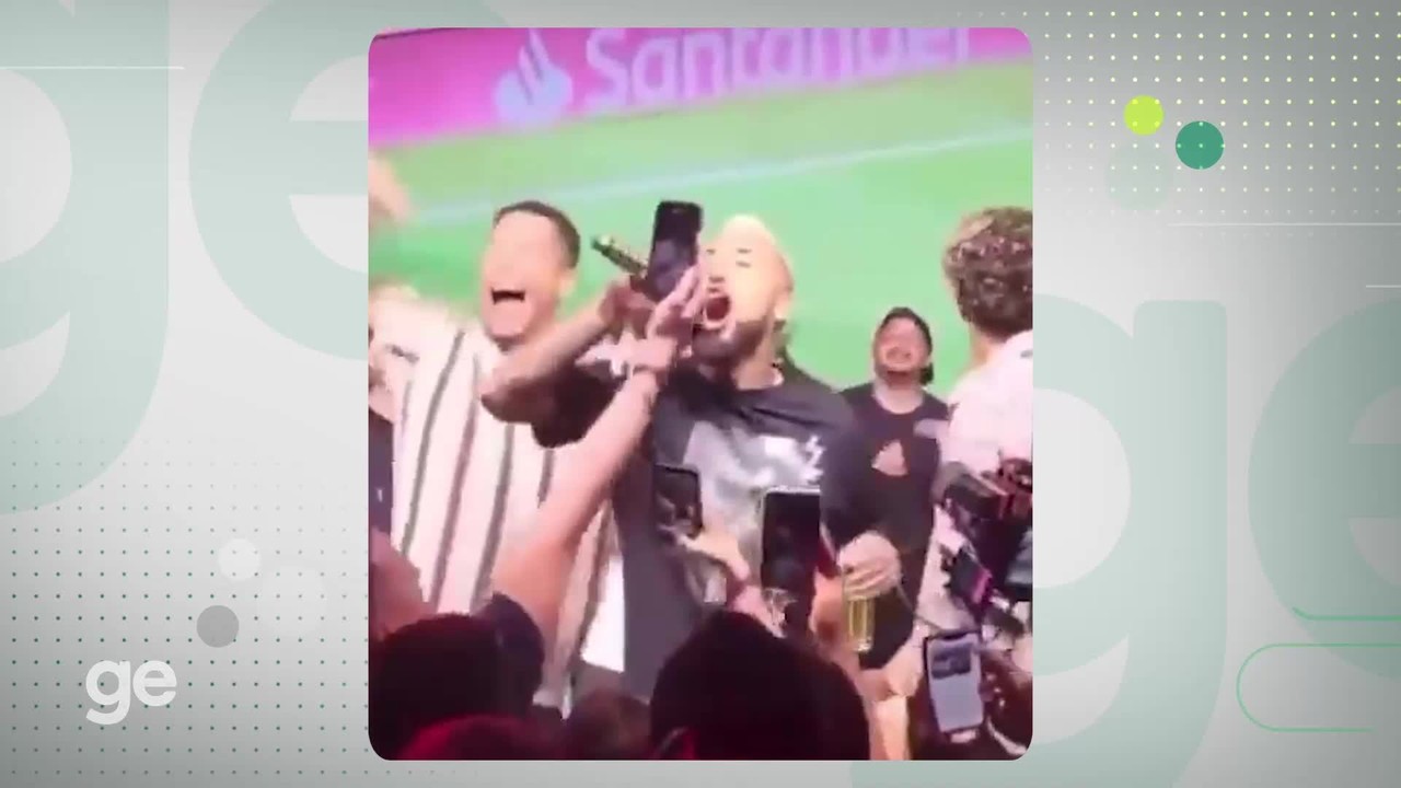 Vidal provoca Real Madrid em festa de comemora&ccedil;&atilde;o do Tri da Libertadores