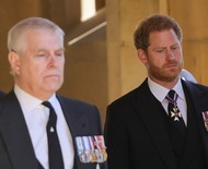 Príncipes Andrew e Harry passam por humilhação dupla perdendo postos em Conselho de Estado e medalhas do Jubileu da Rainha