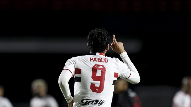 Pablo comemora contra o Rentistas