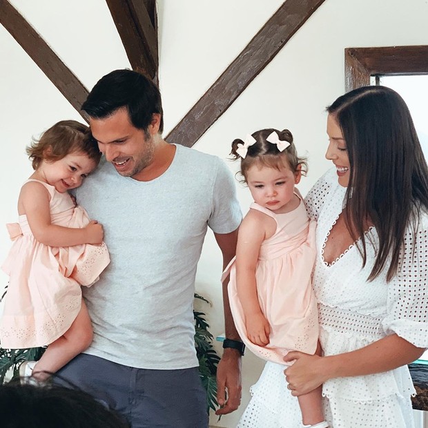 Fabiana Justus comemora aniversário com marido e as filhas (Foto: Reprodução/Instagram)