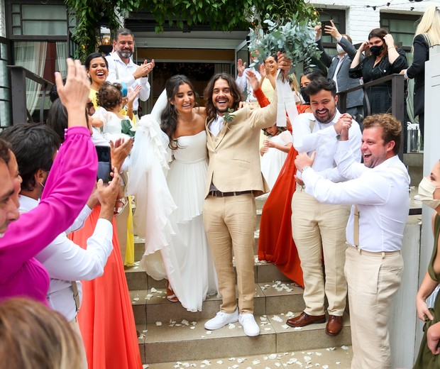 Brena Lopes e Guilherme Boury optaram por celebração intimista de casamento (Foto: Marcos Ribas/Brazil News)