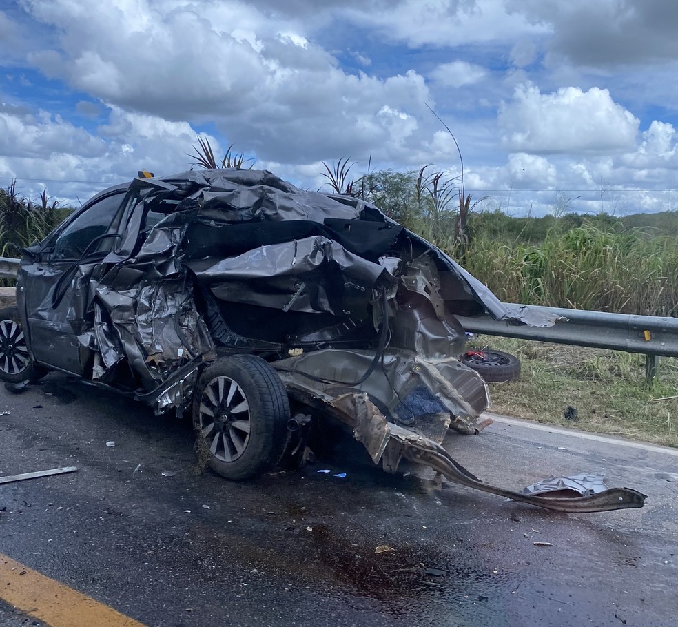 Acidente aconteceu na BR-406, na altura de Taipu, no RN — Foto: Cláudia Santa Rosa - Cedida à Inter TV Cabugi