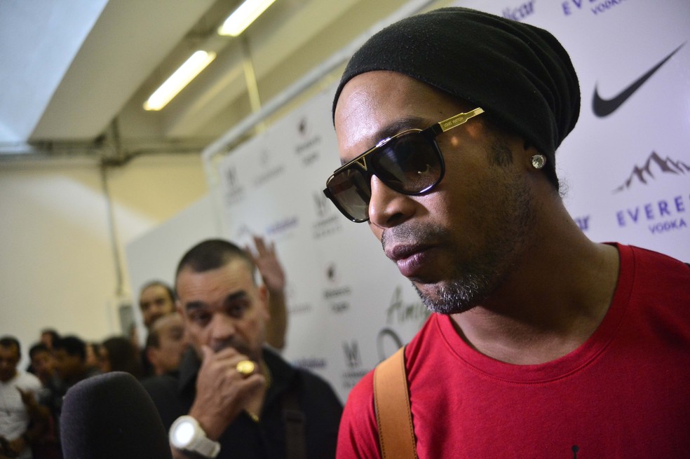 Assis confirmou a aposentadoria de Ronaldinho e já prepara jogos de despedida (Foto: Marcos Ribolli)