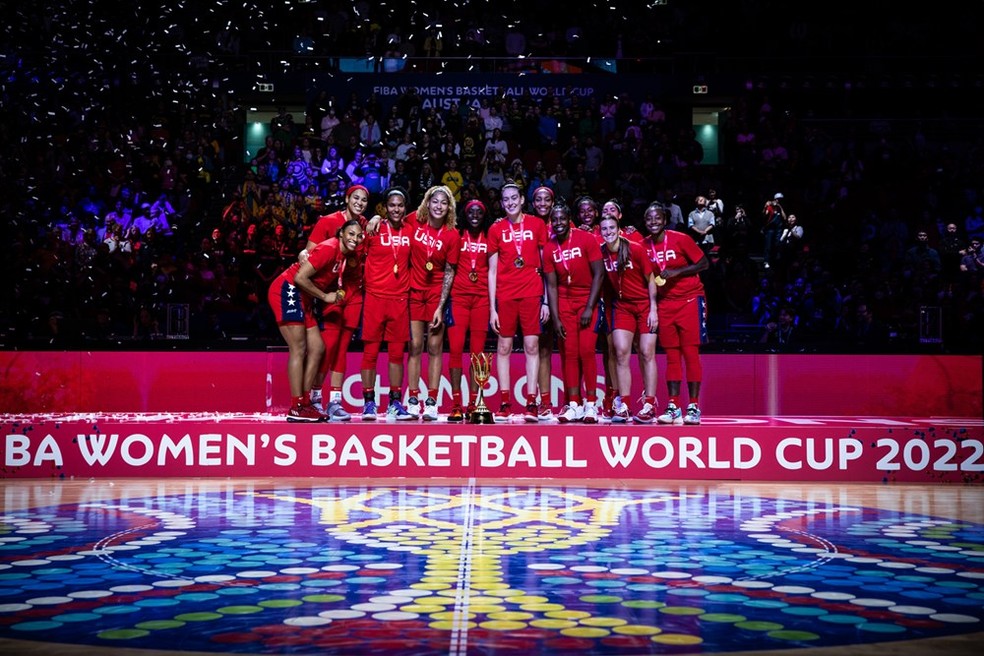 Entre as meninas do basquete não tem pra ninguém — Foto: Fiba