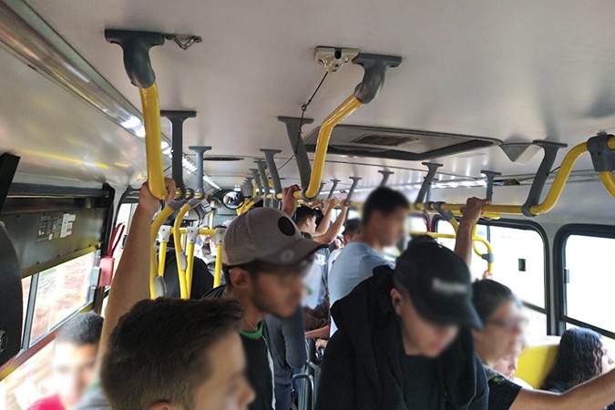 Empresas do transporte público de Uberlândia são autuadas por superlotação dos ônibus