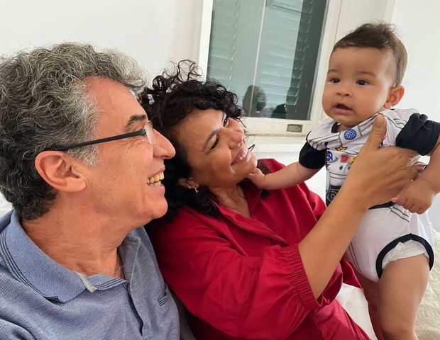 Joaquim neto de Eliane Giardini e Paulo Betti, ganha festinha de 6 meses (Foto: Reprodução/Instagram)