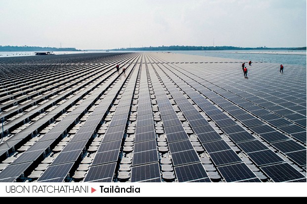 Além do Vale - O governo tailandês investe no maior projeto de parque solar com mais de 144 mil painéis em uma plataforma flutuante de 1,2 km2 em uma represa hidrelétrica na província de Ubon Ratchathani (Foto: Divulgação)