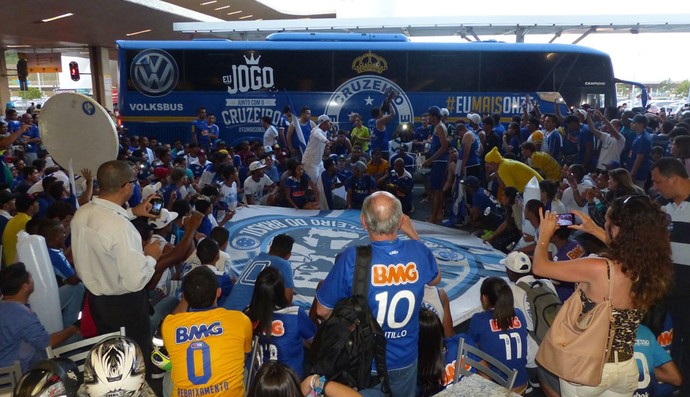 chegada Cruzeiro (Foto: Cahê Mota)